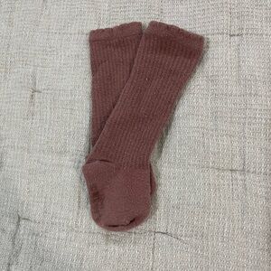 Dusty Pink Ribbed Knee High Socks